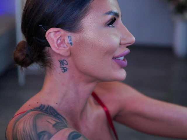 go to chat with RaquelleVon