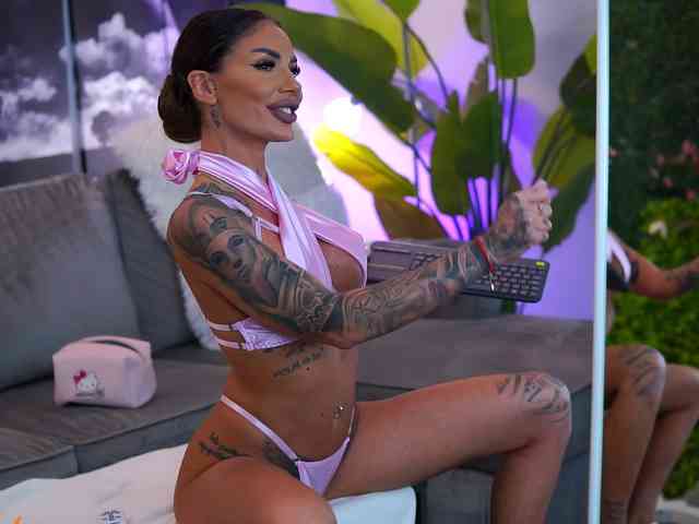 RaquelleVon