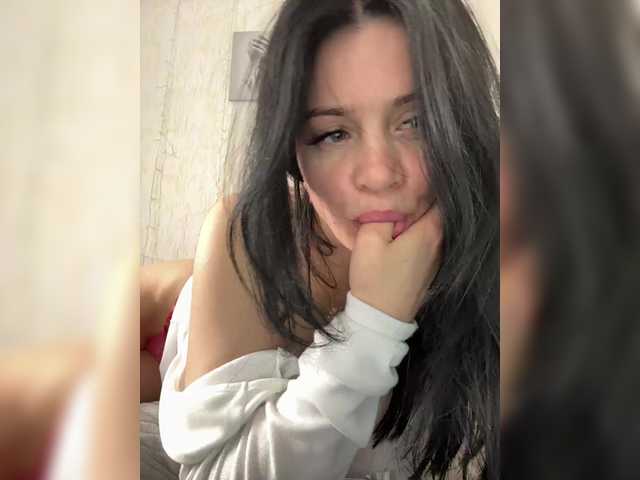 Ylia21112 webcam