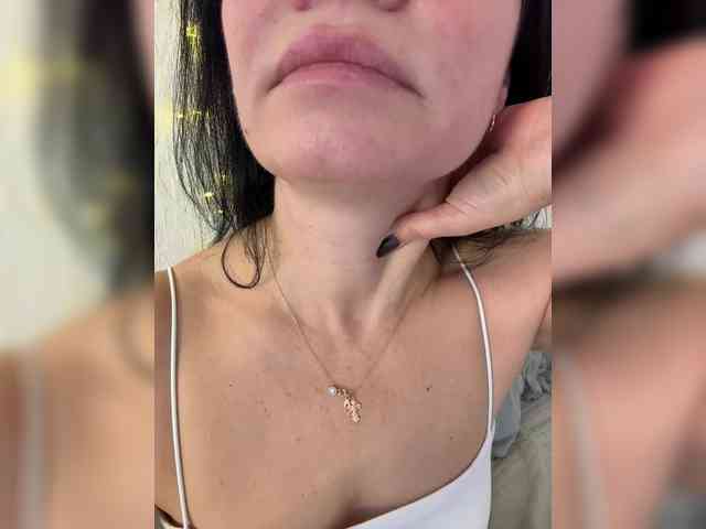 Ylia21112 webcam