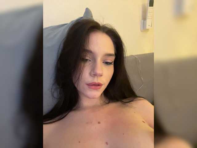 Entra en el chat con el modelo -Violetta- -Violetta-