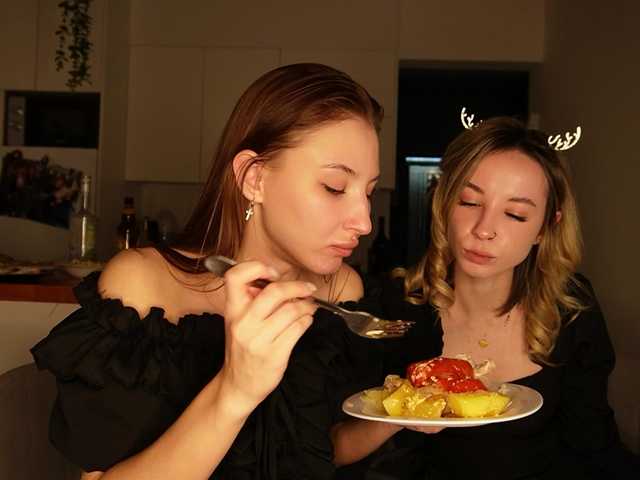 Accedi alla chat con il nickname emely1benz emely1benz