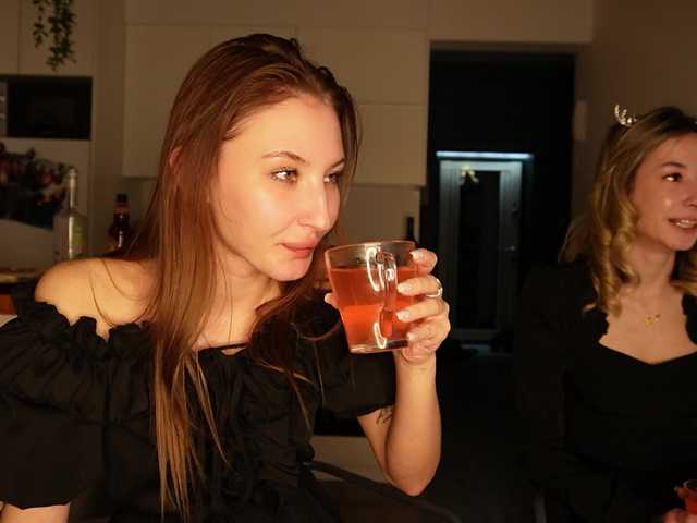 Vai a chattare su emely1benz emely1benz