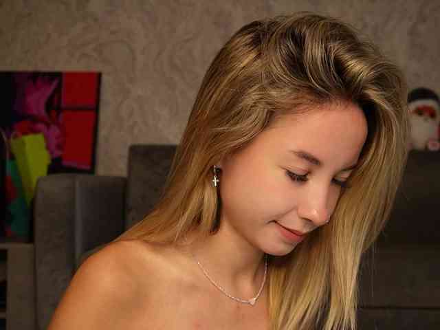 emely1benz webcam