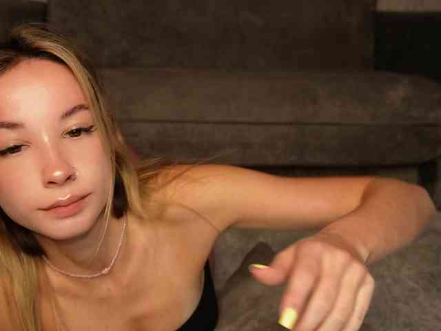 emely1benz webcam