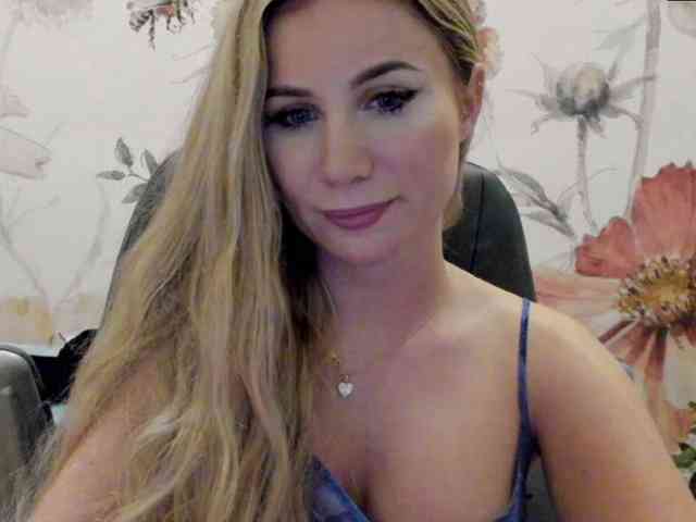 SweetMirande webcam