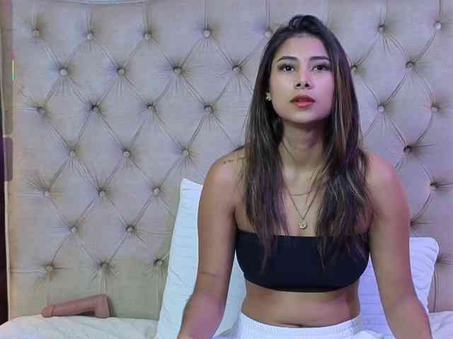 VioletMontes webcam