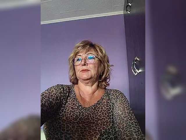 KarinkaSweet webcam