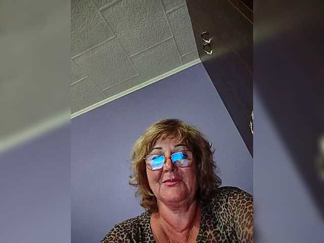 KarinkaSweet webcam