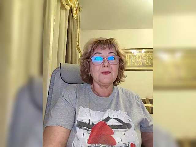KarinkaSweet webcam