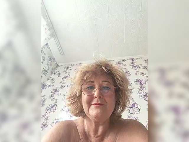 KarinkaSweet webcam