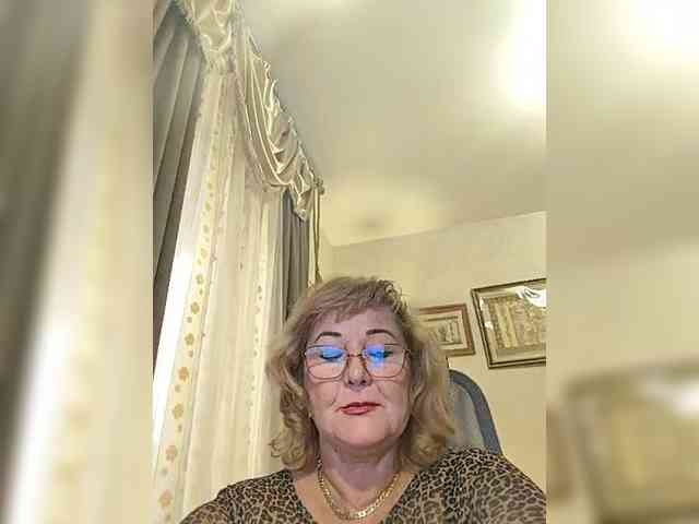 KarinkaSweet webcam