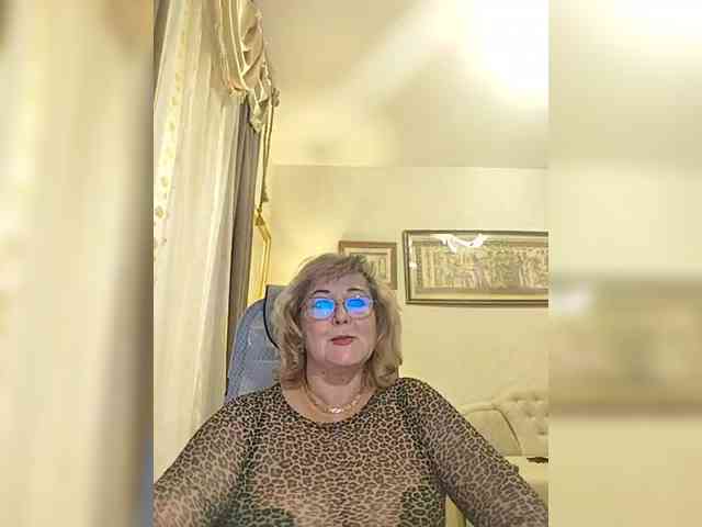 KarinkaSweet webcam
