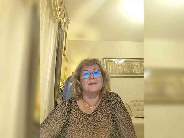 KarinkaSweet webcam