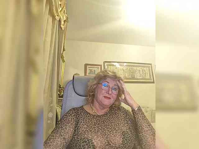 KarinkaSweet webcam
