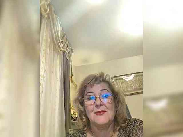 KarinkaSweet webcam