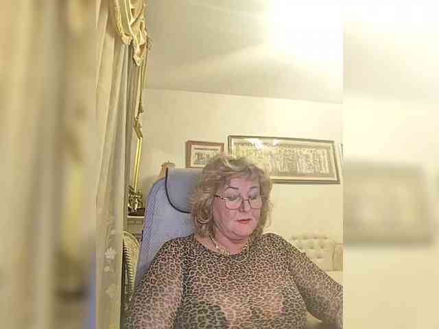 KarinkaSweet webcam