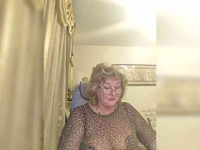 KarinkaSweet webcam