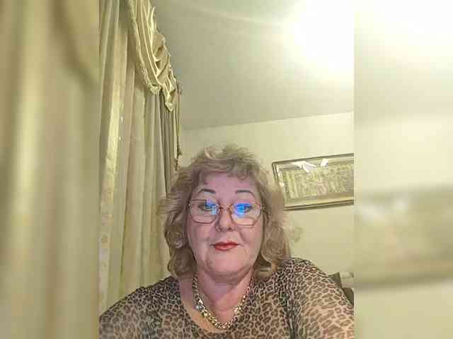 KarinkaSweet webcam