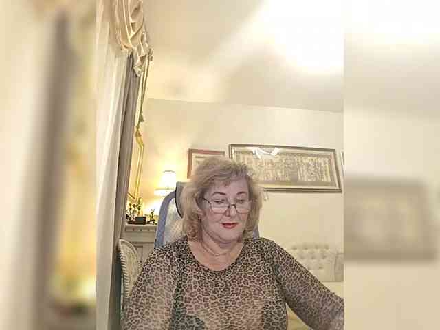 KarinkaSweet webcam