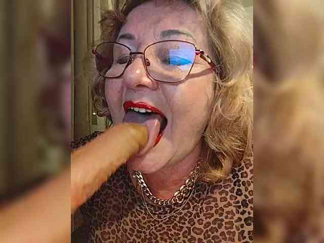 KarinkaSweet webcam