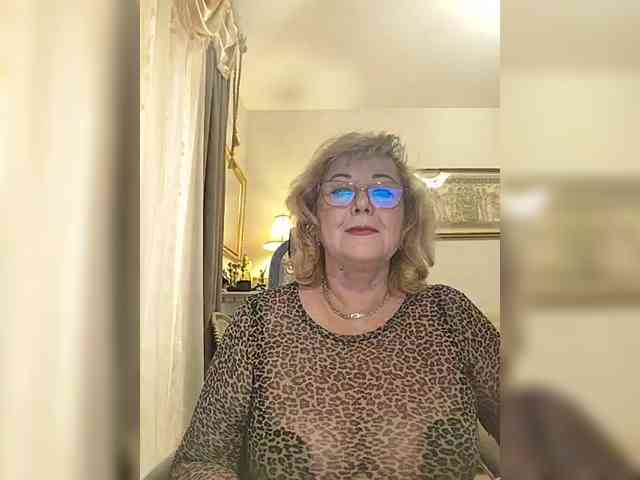 KarinkaSweet webcam
