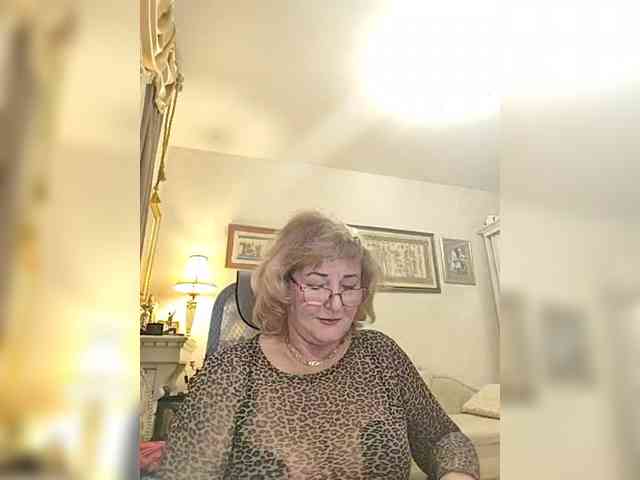 KarinkaSweet webcam