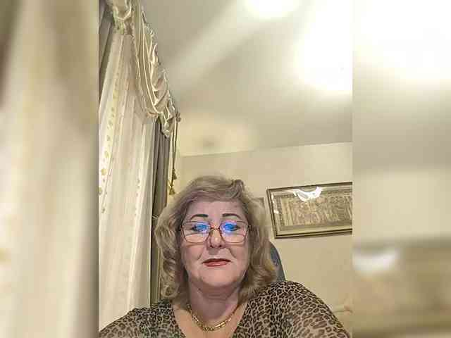 KarinkaSweet webcam