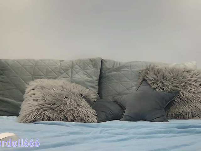 BrokenDoll666 webcam