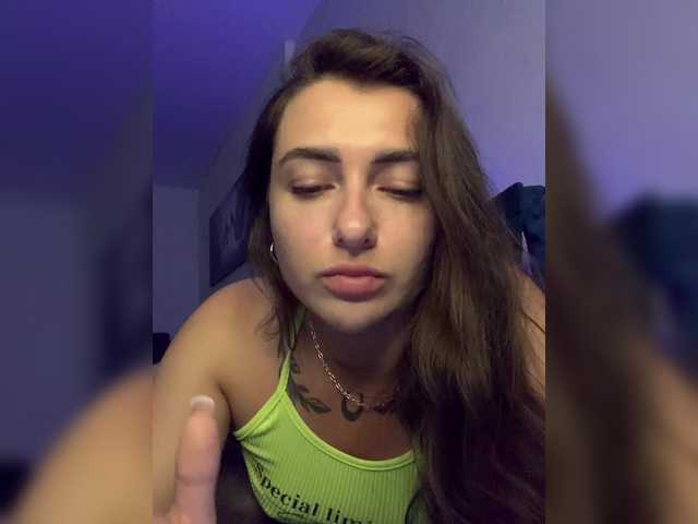 WILDGIRL webcam