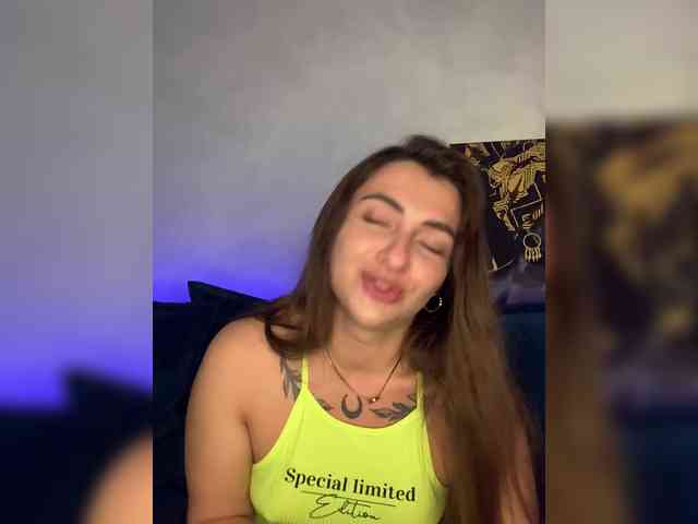 WILDGIRL webcam