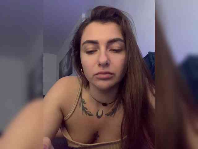 WILDGIRL webcam