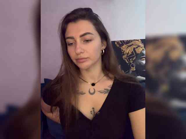 WILDGIRL webcam