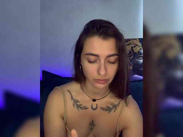 WILDGIRL webcam