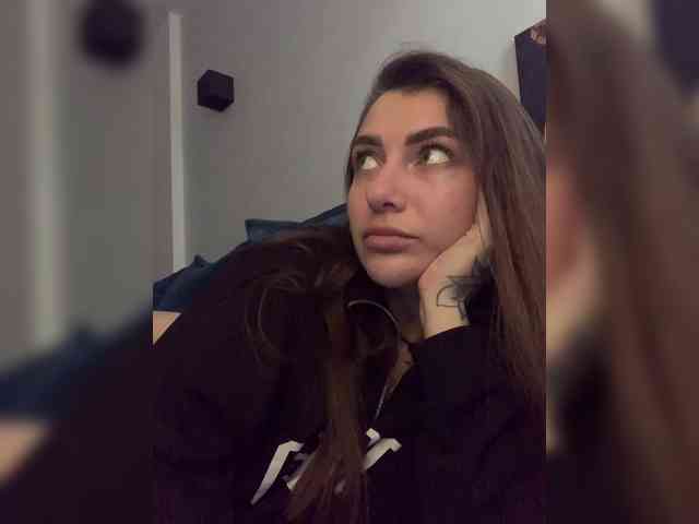 WILDGIRL webcam