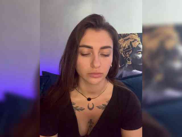 WILDGIRL webcam