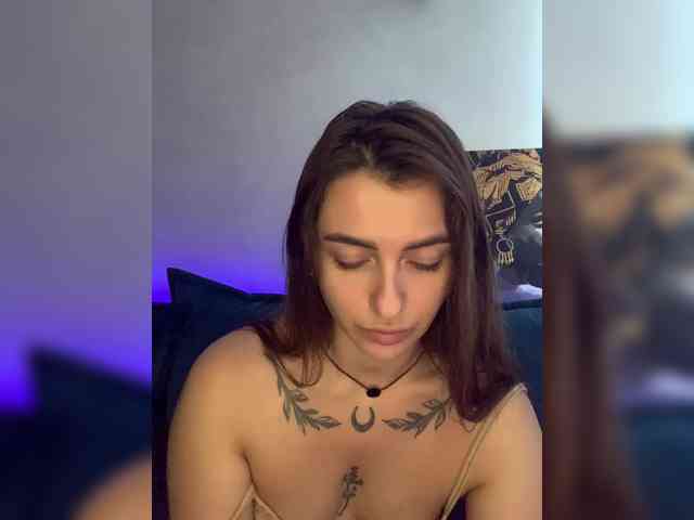 WILDGIRL webcam