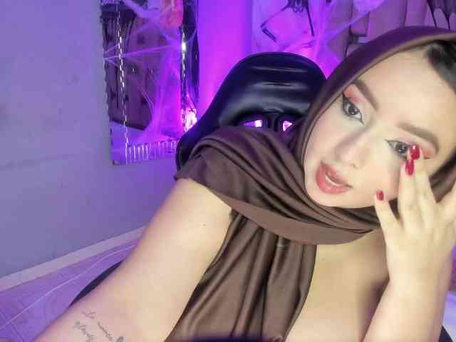 ThanaHaluff webcam
