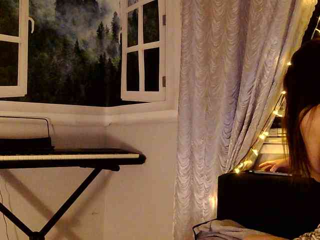 Emily_Silence webcam