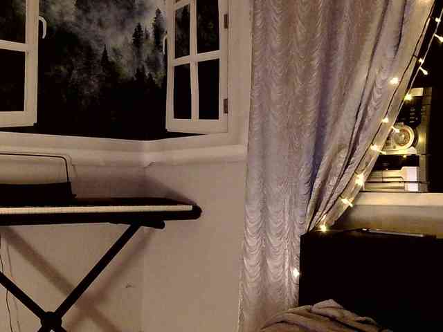 Emily_Silence webcam