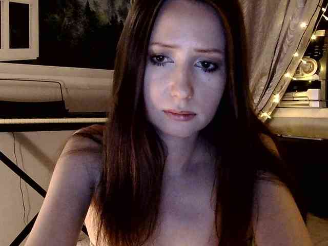 Emily_Silence webcam