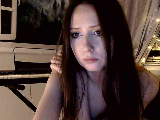 Emily_Silence webcam