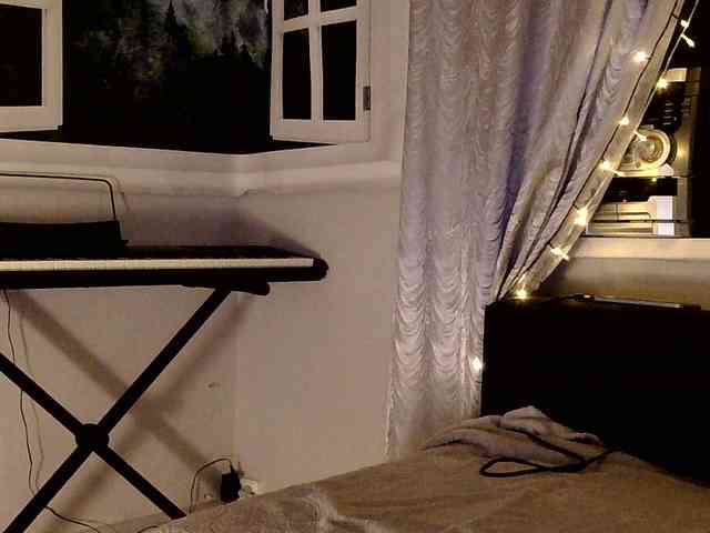 Emily_Silence webcam