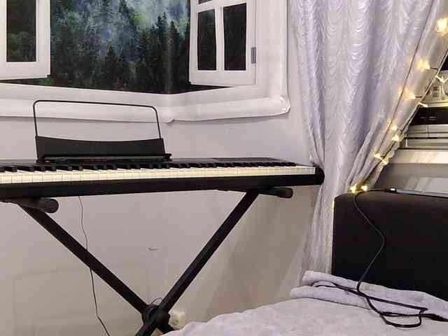 Emily_Silence webcam