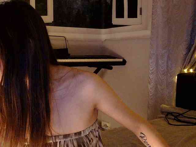 Emily_Silence webcam