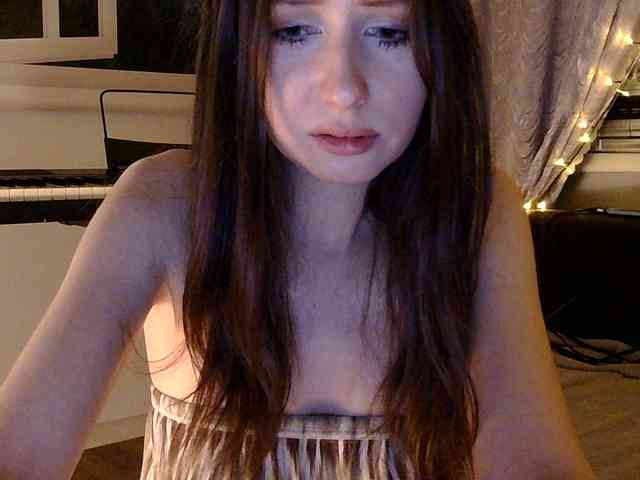 Emily_Silence webcam