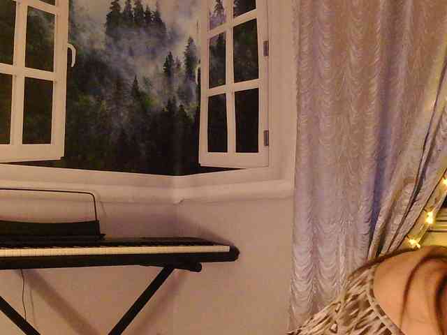 Emily_Silence webcam
