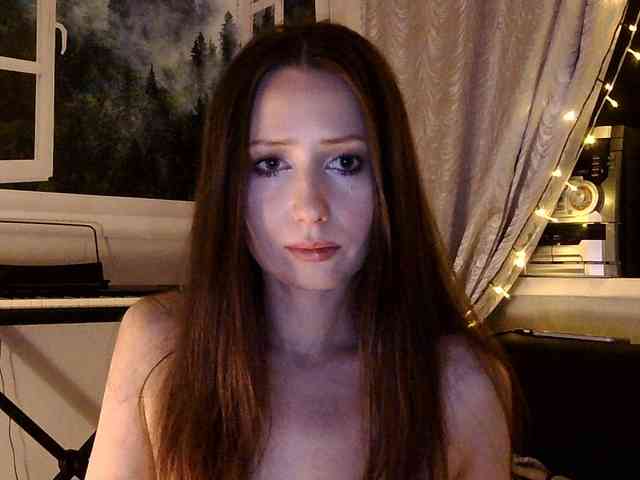 Emily_Silence webcam