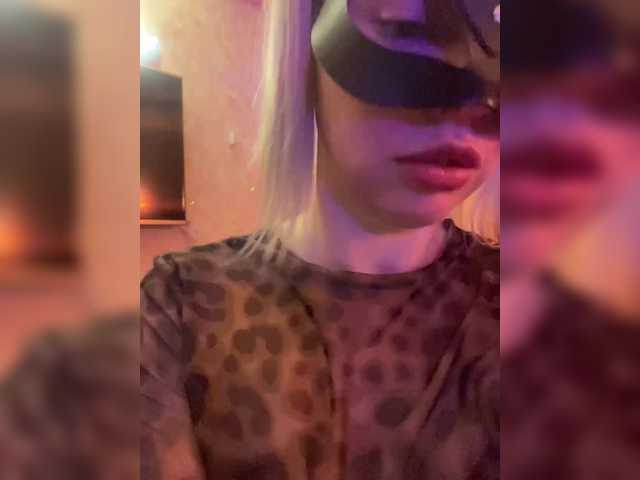 Gratis Live Sexcam mit Kisi_Sisi Kisi_Sisi