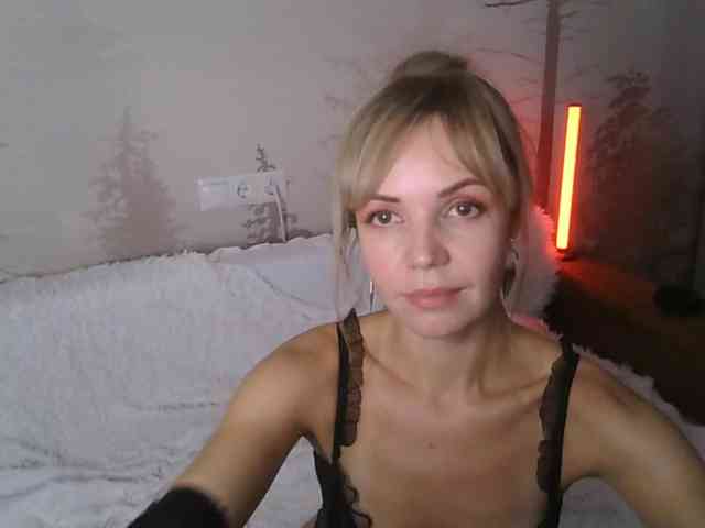 Red_Rose_98 webcam